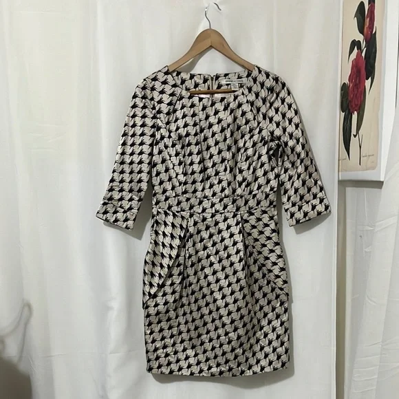 Diane Von Furstenburg 100% Cotton Dress with Pockets and Ballerina Design a181 - Picture 1 of 5